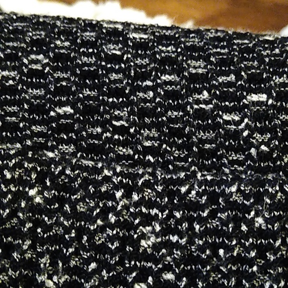 ST JOHN COLLECTION 8 TWEED BOUCLE BLACK WHITE NOVELTY KNIT SKIRT - Picture 4 of 5